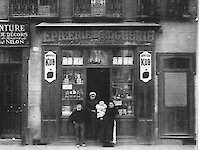 Epicerie Droguerie Nilon en 1933 avenue de la Gare Perpignan