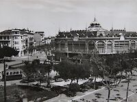 Aux Dames de France et place Catalogne